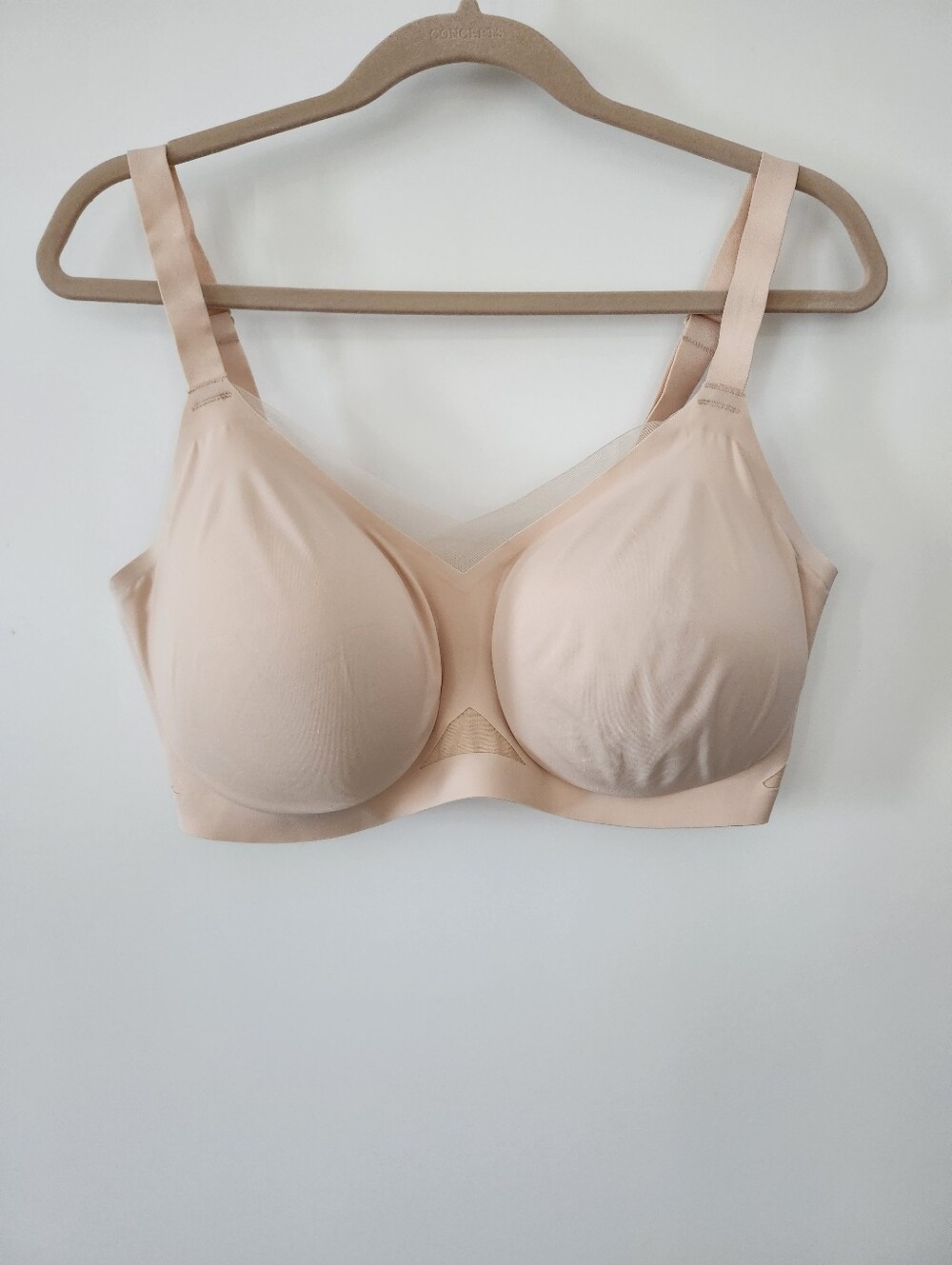 HONEYLOVE Crossover Wireless Bra Size M+ (36D, 36E) Nude/Natural
